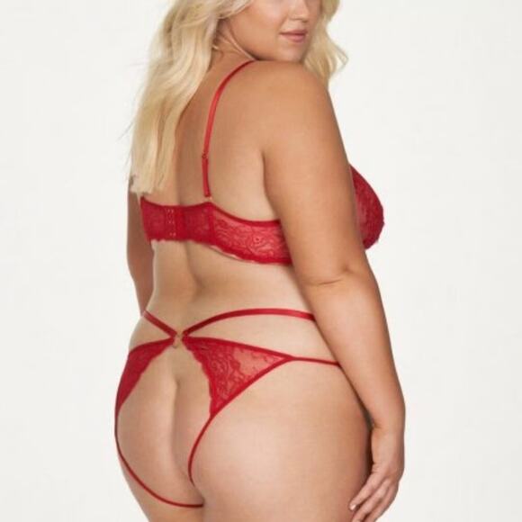 NEW Frederick's of Hollywood Lover Lace Bra & Crotchless Panty Set 1X/2X Red NWT - Picture 2 of 11